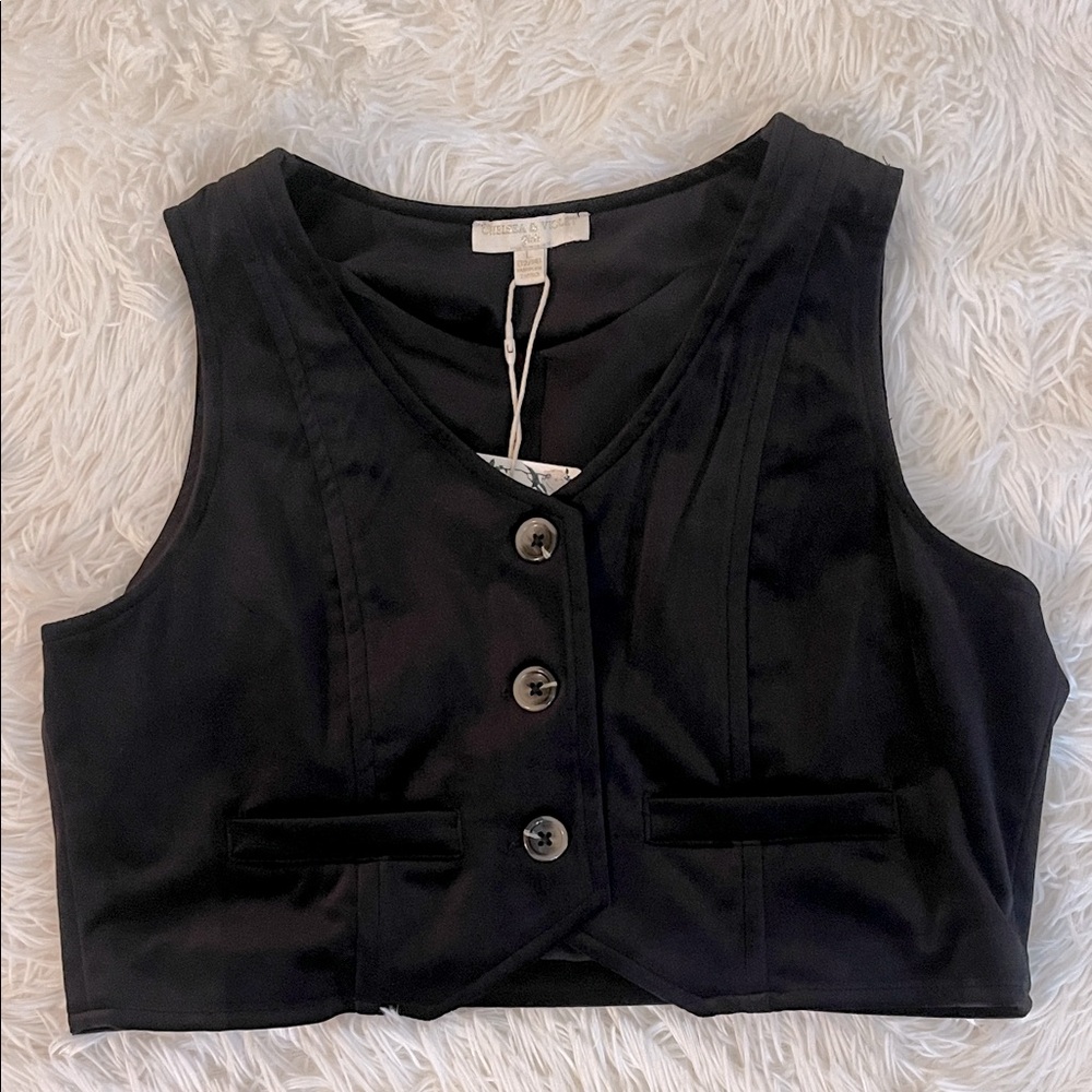 Chelsea & Violet Black Buttoned Vest Top Size Large NWT